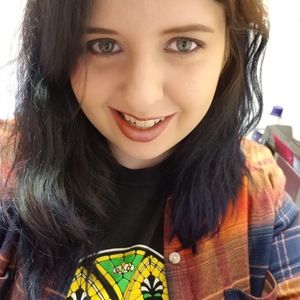 Meet your Posher, Caitlin